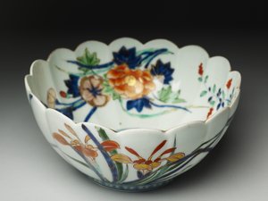 Schale mit gerippten Seiten und gewelltem Rand, ko-Imari-Ware, ca. 1770-20