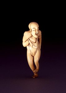 Netsuke eines pferdegesichtigen, kuppelköpfigen Mannes, wahrscheinlich Osaka, ca. 1800-20 von Japanese School