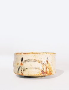 Shino Chawan Teeschale mit niedrigem Fußring, Momoyama-Periode von Japanese School