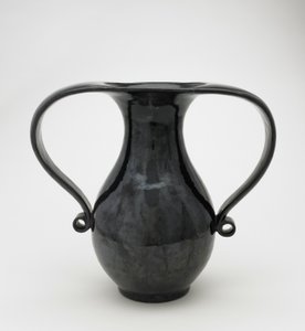 Vase in Mimikuchi-Form, Seto, Kyoto-fu oder Präfektur Aichi, Edo-Periode oder Meiji-Ära
