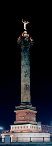 Ansicht der Julisäule auf dem Place de la Bastille in Paris