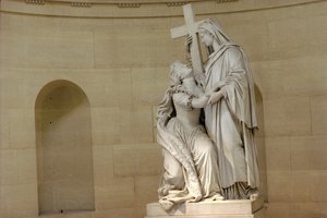 Marie Antoinette (1755-93) gehalten von der Religion, 1825 (Marmor)