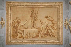 Faux-vergoldetes Relief mit der Statue des Bacchus, umgeben von einigen Offerern, die Weinkelche erheben von Jean Boulanger