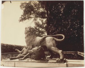 Versailles, Fontaine de Diane (Detail) von Jean Eugène Auguste Atget