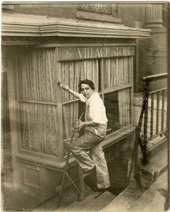 Charlotte Powell, Dorfmalerin, ca. 1905-16 von Jessie Tarbox Beals