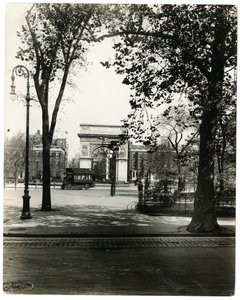 Washington Square North, New York, USA von Jessie Tarbox Beals