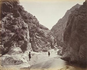 Das Ende der Schlucht, Blick zurück auf Ali Masjid von John Burke