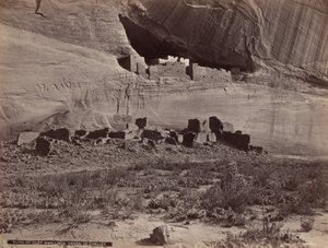 Ruinen der Klippenwohnungen, Canyon de Chelly, 1879-1881 von John K. Hillers