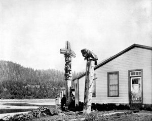Totempfähle, Alaska, USA, 1893