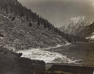 Album "Meine Weltkriegs-Erinnerungen Südwestfront (Kärnten, Italien, Südtirol) 31/03/1915-12/11/1918 - Josef Zohles Wien": Berglandschaft (s/w Foto)