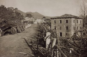 Album "Meine Weltkriegs-Erinnerungen Südwestfront (Kärnten, Italien, Südtirol) 31.03.1915-12.11.1918 - Josef Zohles Wien": Trümmer in Tolmezzo (s/w Foto)
