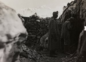 Album "Meine Weltkriegs-Erinnerungen Südwestfront (Kärnten, Italien, Südtirol) 31/03/1915-12/11/1918 - Josef Zohles Wien": Soldaten in den Schützengräben