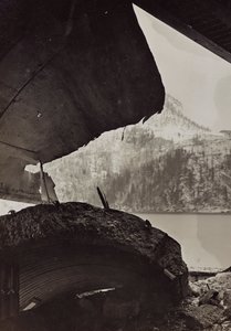 Album "Meine Weltkriegs-Erinnerungen Südwestfront (Kärnten, Italien, Südtirol) 31/03/1915-12/11/1918 - Josef Zohles Wien": Trümmer einer Fabrik