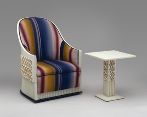 Gondelstuhl, Wiener Werkstätte, ca.1923 (Farbe und Silberblatt über Holz mit Perlmutt, Reproduktionspolsterung)