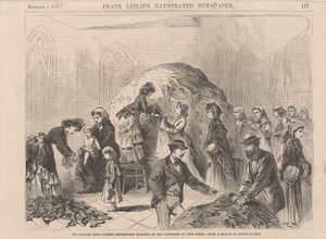 Das Chicago-Feuer: Damen verteilen Kleidung an Leidende beiderlei Geschlechts, Illustration aus Frank Leslies Illustrated Newspaper, 1871 von Joseph after Becker