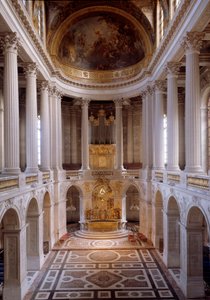 Ansicht der königlichen Kapelle, erbaut von Hardouin-Mansart im Jahr 1709 und geweiht von Kardinal Noailles im Jahr 1710. Schloss Versailles