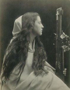 ("Dame mit einem Kruzifix") Mary Ann Hillier