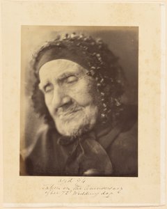 Im Alter von 94, aufgenommen am Jahrestag ihres 72. Hochzeitstages [Kopf- und Schulterporträt einer älteren Frau] von Julia Margaret Cameron