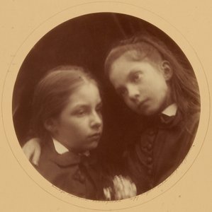 [Margaret und Adeline Norman] von Julia Margaret Cameron