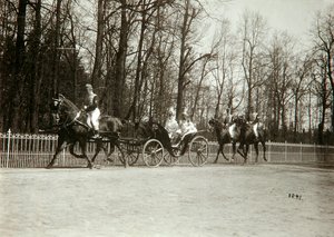 Zar Nikolaus II. und Zarin Alexandra Fjodorowna von Russland in einer Kutsche, frühes 20. Jahrhundert von K. von Hahn
