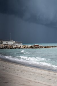 Bunker Beach II, 2021 von Katha Wood