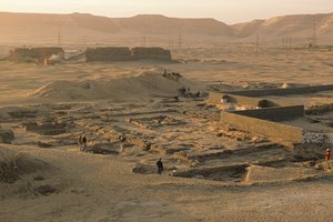 Abydos, Standortübersicht des zeremoniellen Geheges des 1. Dynastie-Pharaos Aha, ca. 2950 v. Chr., 2005 von Kenneth Garrett