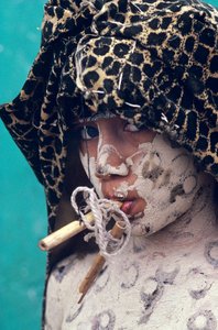 Olmekisches Rätsel; Poncho-Tanz mit "Tiger"; Tenosique; Mexiko von Kenneth Garrett