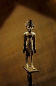 Silberstab mit Figur des Pharaos, KV 62, 2007 (Foto) von Kenneth Garrett