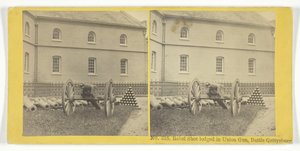 Rebellenschuss in Union-Kanone, Schlacht von Gettysburg, 1855-75 von Kilburn Brothers, BW Kilburn