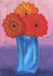 Bunte Blumen in blauer Vase