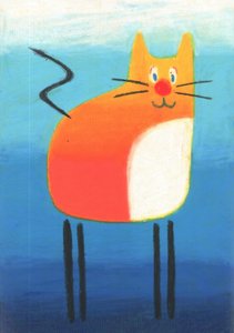 Verspielte orangefarbene Katze