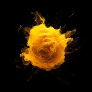 Gelber Energieklecks mit schwarzem Hintergrund 2