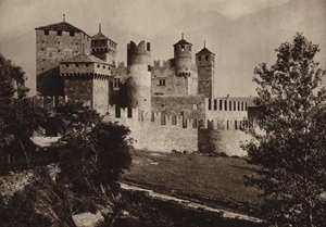Italien: Castello Fenis, Aostatal von Kurt Hielscher