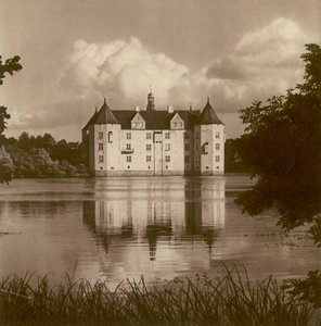 Schloss Glücksburg bei Flensburg (Schleswig) (s/w Foto) von Kurt Hielscher