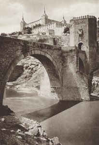 Spanien: Toledo, Alcantara-Brücke mit dem Alcazar im Hintergrund