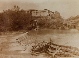 Album des Ersten Weltkriegs in Friaul-Julisch Venetien: der Fluss Natisone in Premariacco, Udine, Italien (s/w Foto) von L. Verdiani