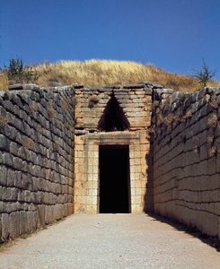 Eingang des Grabes von Agamemnon, genannt „Schatzhaus des Atreus“: Ort der antiken Stadt Mykene, Peloponnes (1500-1100 v. Chr.) Griechenland
