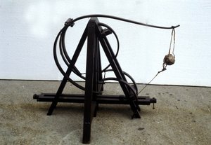 Eine Katapult. Modell nach der Zeichnung von Leonardo da Vinci. Museum für Wissenschaft und Technologie, Mailand von Leonardo da (after) Vinci