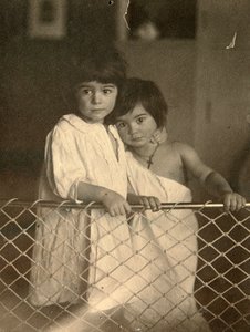 Porträt von zwei Kindern, spätes 19. oder frühes 20. Jahrhundert von Leonid Andreyev
