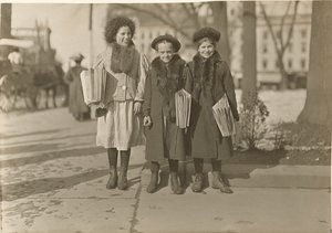 Connecticut Zeitungsmädchen (Hartford?) von Lewis W. Hine