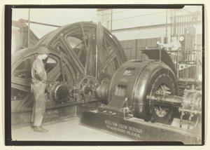 Die Minen heute mit Kabeln (elektrisch betrieben). Dies ist der Maschinenraum einer Kohlenmine in Pennsylvania von Lewis Wickes Hine