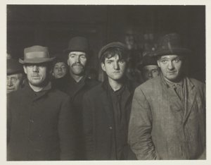 Ohne Titel von Lewis Wickes Hine
