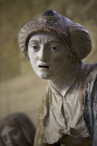 Heilige Frau mit Haube (bemalter Stein)