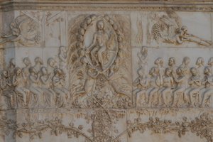 Szenen des Jüngsten Gerichts, Geschichten der Apokalypse, Basreliefs von Lorenzo Maitani (vor 1275-1330) und Assistenten, vierte Säule, Fassade des Doms von Orvieto, Umbrien, Italien von Lorenzo Maitani