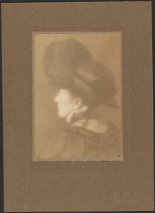 Porträt einer Frau von hinten von Louis Fleckenstein