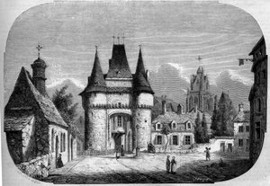 Architektur: Ansicht des Tores Saint Julien (1460-1483), im Hintergrund die gotische Kirche Notre Dame des Marais (1450-1623). La Ferte Bernard, Sarthe (72) von Louis Moullin