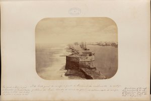 Gesamtansicht von Recife und Hafen von Pernambuco, einschließlich der alten Festung Picão, vom Leuchtturm an der Spitze des Riffs aufgenommen