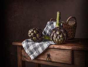Rustikales Artischocken-Stillleben von Margareth Perfoncio
