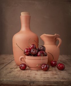 Rustikale Kirschen und Keramik von Margareth Perfoncio