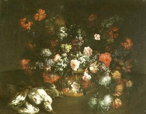 Rosen, Tulpen, Glockenblumen, Flieder und andere Blumen in einem Korb mit toten Vögeln